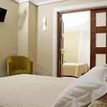 Piramide Hotel 2*