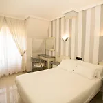 Piramide Hotel 2*