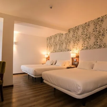 Piramide Hotel 2*