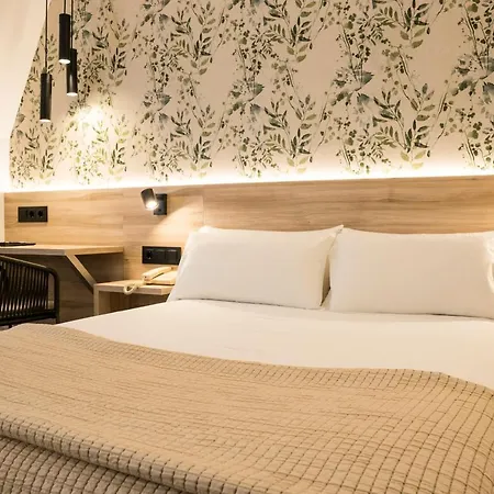 Piramide Hotell Portonovo