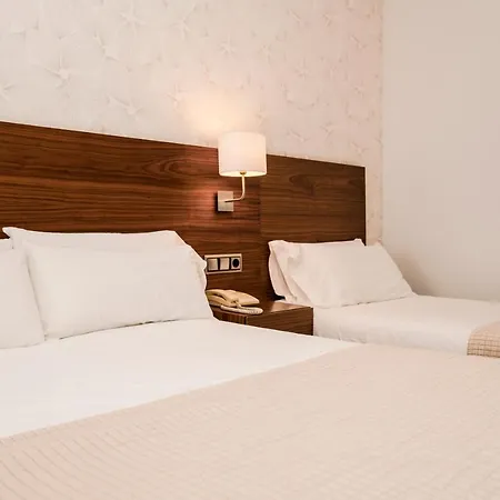 Piramide Hotell Portonovo