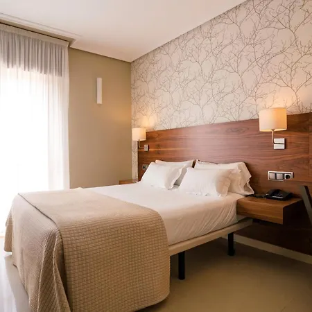 Szálloda Piramide Portonovo