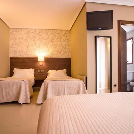 Piramide Otel 2*